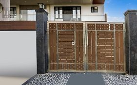 Townhouse Hotel Viraj